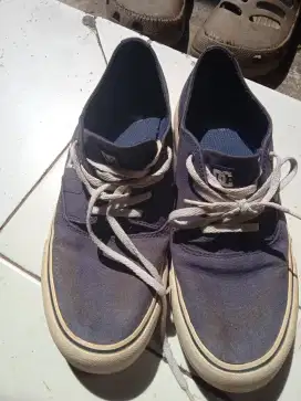 Sepatu kets DC jual murah