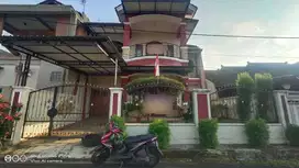 Dijual Rumah Bagus  Minimalis 2 Lantai Tengah Kota