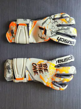 Sarung Tangan Kiper reusch Pure Contact Gold Contact Gold ukuran 9