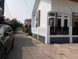 Rumah cantik mewah posisi hook dicluster Cipondoh