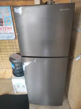 Kulkas Samsung inverter