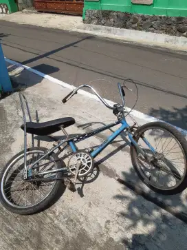 Sepeda chopper old school