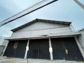 Gudang di Manukan dekat Tol Margomulyo