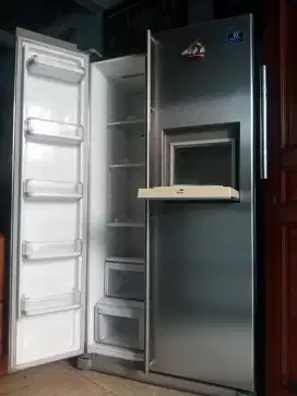 Kulkas 2pintu merek Samsung model side by side masih bagus