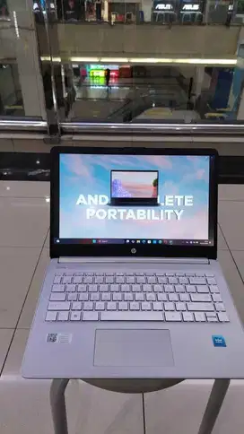 Laptop Pelajar HP 14s dq3888TU N4500/8/512/Win11/OHS2021/Garansi Resmi