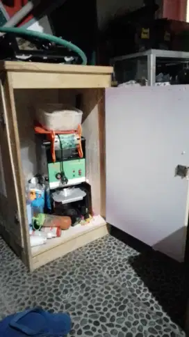Mesin sealer minuman