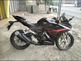 CBR 150R thun 2022