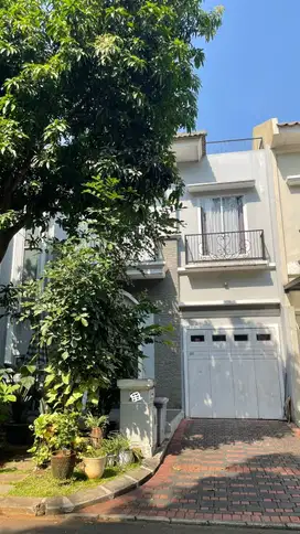 Rumah 3 kamar siap huni di Cluster Crystal Gading Serpong