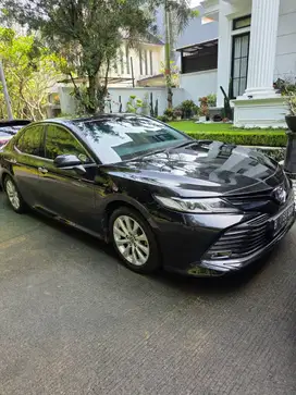 TOYOTA CAMRY 2.5 AT - HITAM
