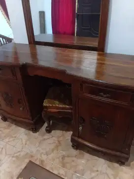 Tualet jati semi ukir