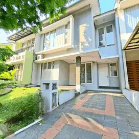 Rumah Depan Taman Di Emerald Bintaro Jaya  9002