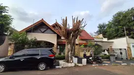 Rumah DIJUAL lokasi STRATEGIS  Bonus Paviliun Kontrakan Hadap SELATAN