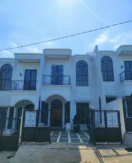 Lokasi strategis samping jalanraya Grand depok City