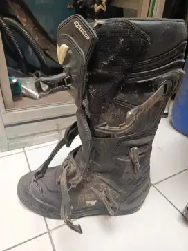 Sepatu buat main motor cross