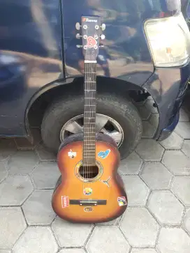 Gitar Ibanez akustik