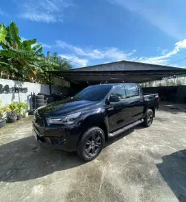 New HiLux V 4x4 Matic 2024 Km 4 Ribu Antik