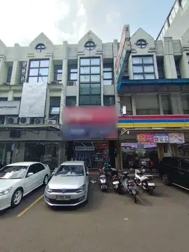 Ruko 3 Lantai Super Strategis di Boulevard Kelapa Gading