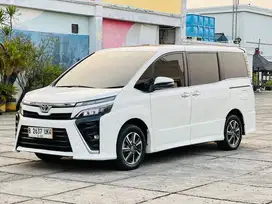 VOXY 2.0AT 2019, PUTIH, KM 50rban PAJAK PANJANG