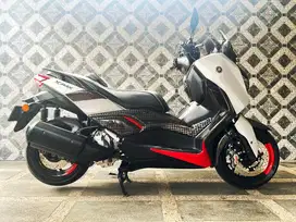 XMAX CONNECTED 2024