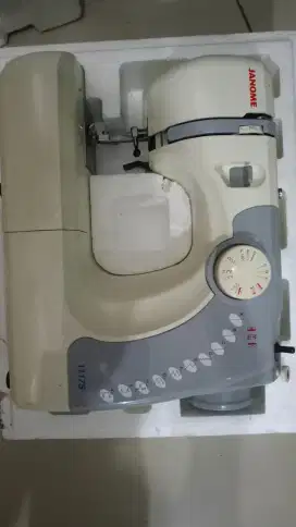 Mesin Jahit portable Merk Janome