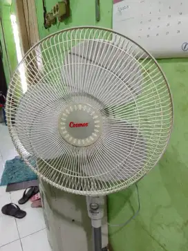 Kipas Angin Stand Cosmos
