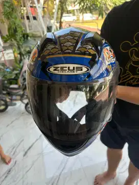 Zeus 811 AL35 Glossy black blue helmet