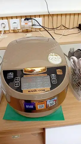 Rice Cooker Magic Com Yong Ma 8027