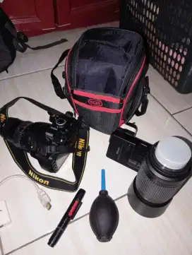 NIKON D3200 & Lensa tele NIKKOR 70-300