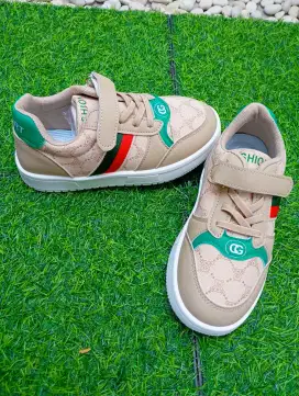 Sepatu anak import murah