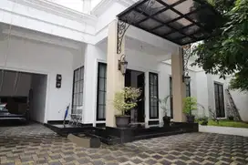 Rumah Mewah Full Furnished Di Kemang Jakarta Selatan S8936