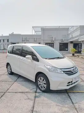 Honda Freed 1.5 E PSD AT (Automatic) 2012 Putih Facelift (Tdp 18jt)