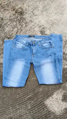 Preloved Celana Levis Anak