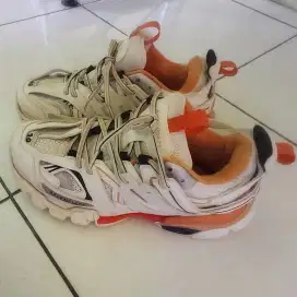 Sepatu Balenciaga track shoes 39
