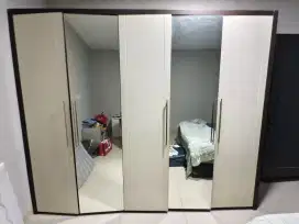 Lemari Mewah kaca 5 pintu