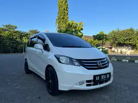 Honda Freed E PSD 1.5 Automatic 2010