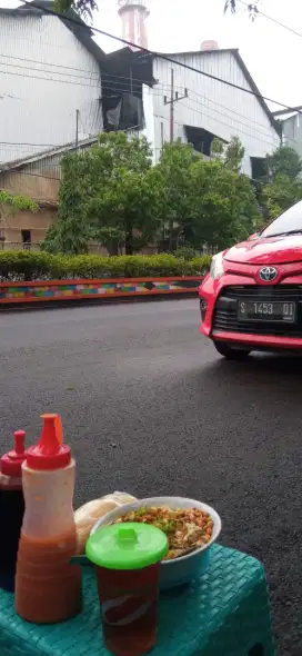 Jasa antar jemput