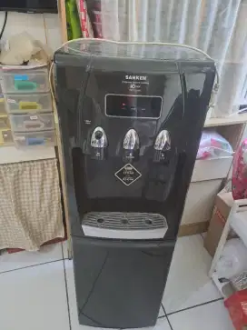 Dispenser merk Sanken Galon Bawah Murah