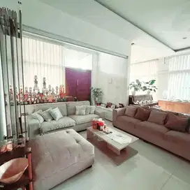 Dijual Rumah Hook Depan Taman Lokasi Strategis  8514