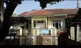 Rumah nyaman di didalam komplek yang aman