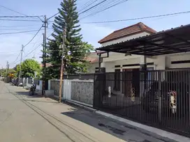 Rumah terawat murah siap huni lokasi di Batununggal kota Bandung