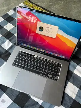 Macbook Pro 2019 16inch i7 16/512
