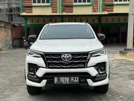 TOYOTA FORTUNER VRZ GR 2.4 2022