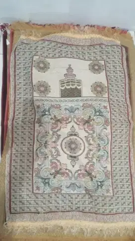 Sajadah tenun gold