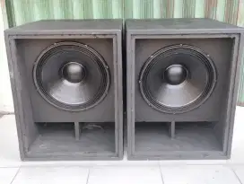 Speaker 18 inch 3000 watt merk RCF.