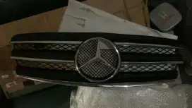 Grill Mercedez  Benz w211