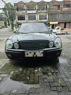 Mercedes Benz W211 E260 tahun 2002