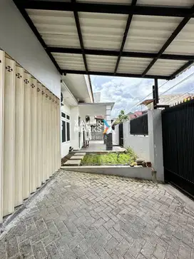 Dijual Cepat Rumah Luas Desain Modern Siap Huni di Tidar, Malang
