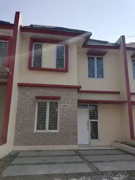Rumah 2 lantai 3 kamar tidur dan akses mudah kemana-mana, termurah.