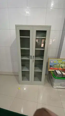 Lemari arsip full kaca