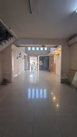 Ruko 4 Lantai Siap Pakai Di Area Komersil Di Cempaka Putih R2184
